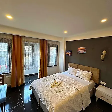 Happy Dreams Hotel